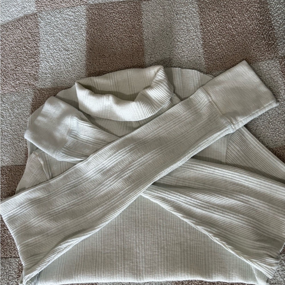 Aerie Ribbed Turtleneck - Picture 4 of 5
